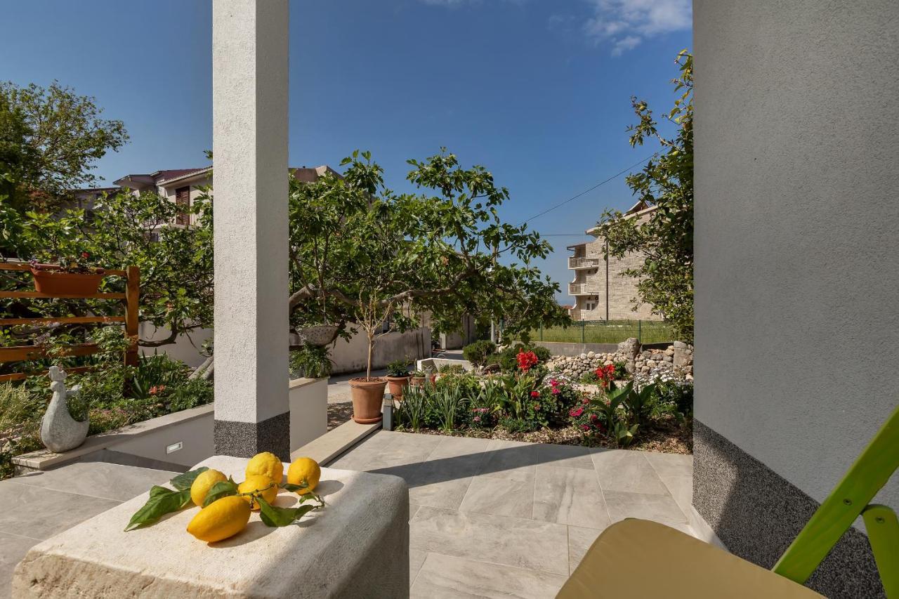 Kuca Za Odmor Lemon Tree Makarska Apartment Bagian luar foto